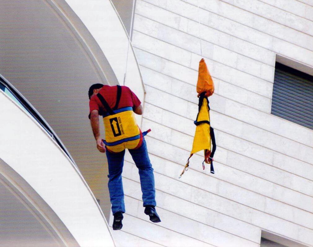 DoublExit эффективное средство самоспасения людей из высотных зданий